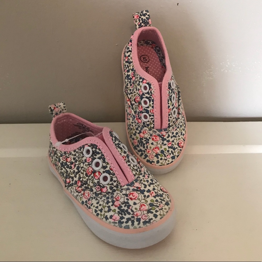 Toddler girl slip on shoes, size 5